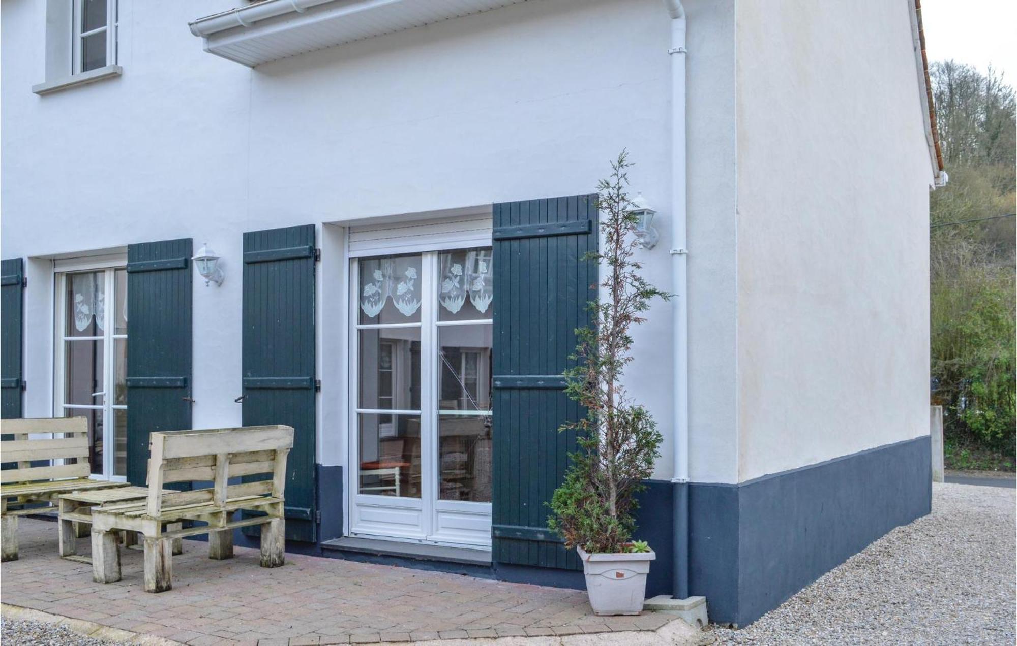 Gorgeous Apartment In Alette With Kitchenette Exteriör bild