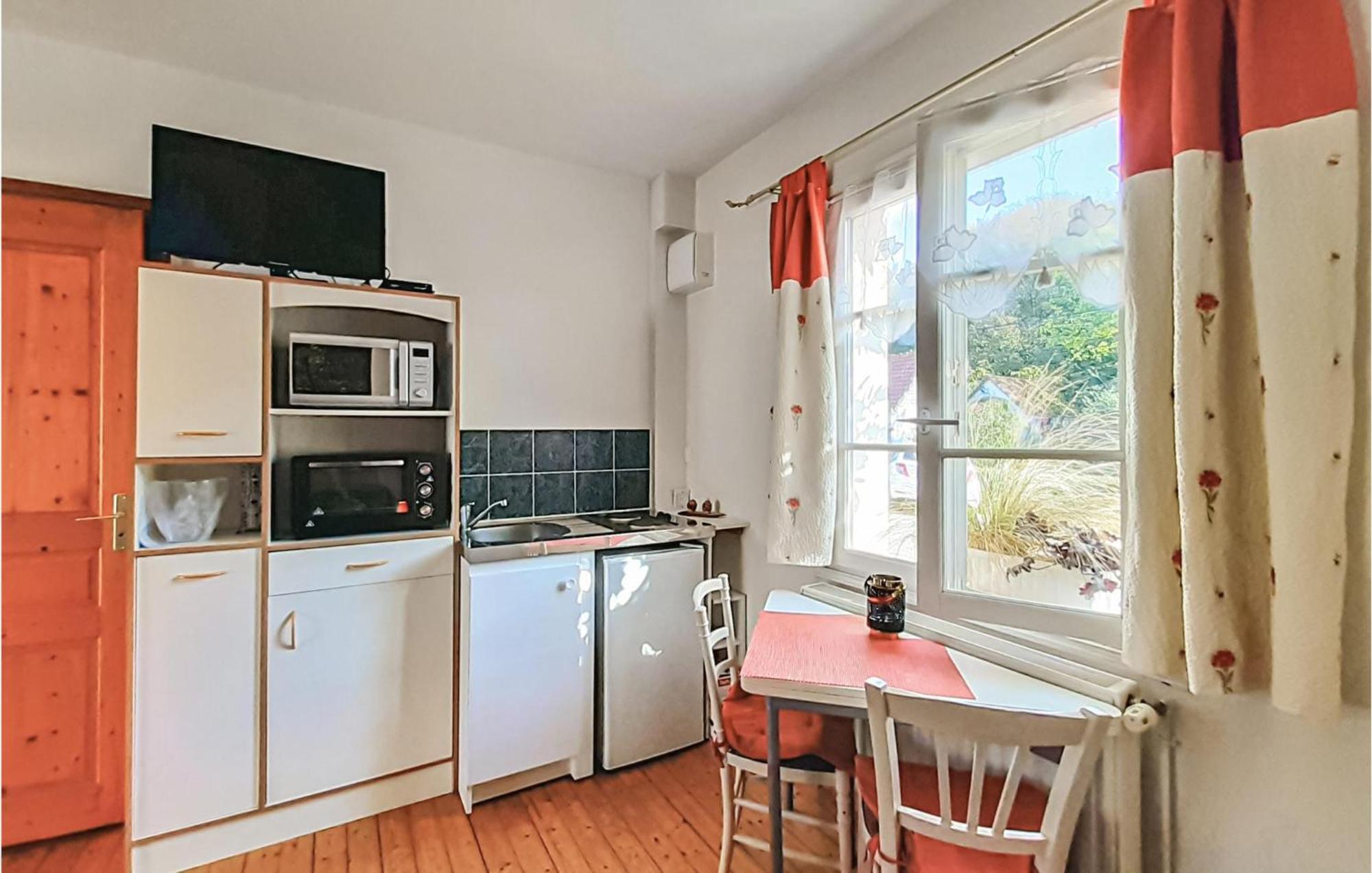 Gorgeous Apartment In Alette With Kitchenette Exteriör bild